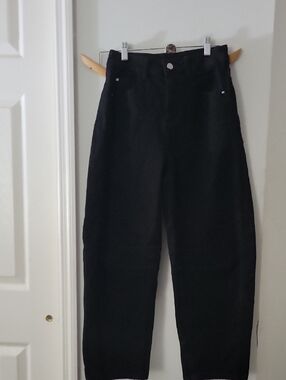 Classic High-Waist Black Barrel Style Jeans Size Small NWOT